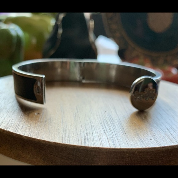 Coach bracelet, black and silver with clasp opening - Picture 3 of 3